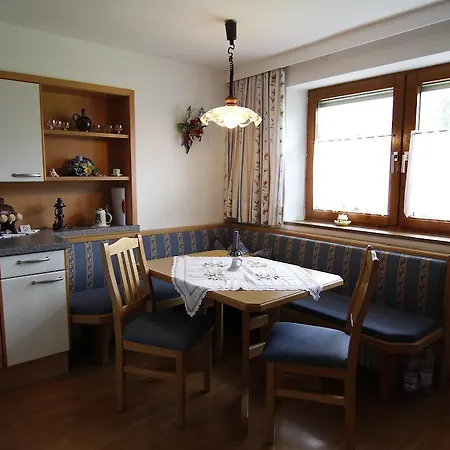 Gaestehaus Gisela 招待所 Bruck am Ziller
